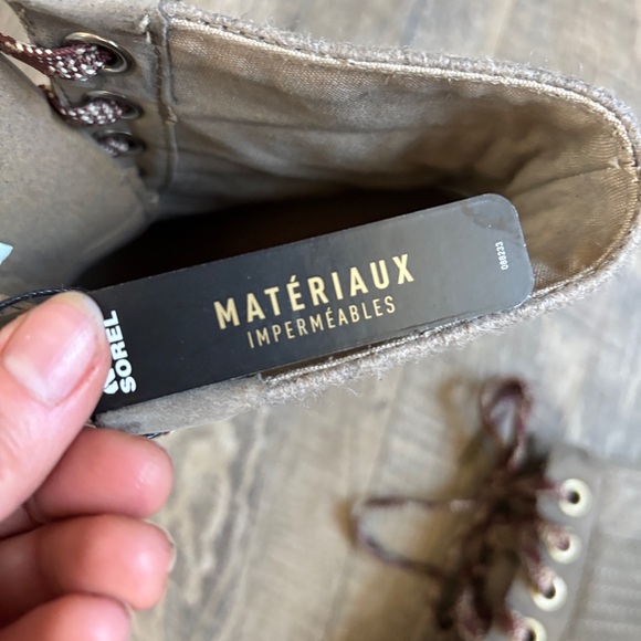 Sorel Tan Lace-Up Boots with Durable Construction - Picture 7 of 8